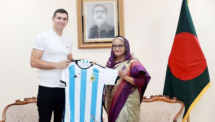 প্রধানমন্ত্রীর সঙ্গে সাক্ষাৎ করলেন মার্টিনেজ