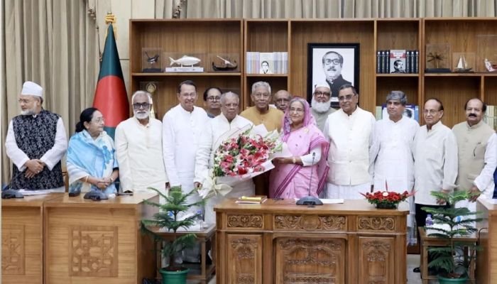 প্রধানমন্ত্রীর সঙ্গে ১৪ দলের শীর্ষ নেতাদের বৈঠক