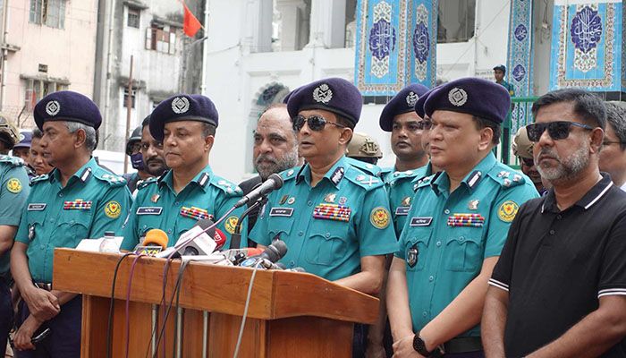 আশুরায় নিরাপত্তা নিয়ে সতর্ক পুলিশ