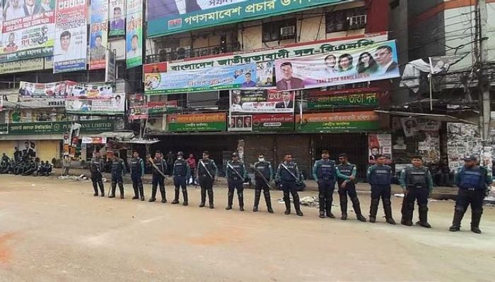নয়াপল্টনে বৈঠকে বসেছে বিএনপির স্থায়ী কমিটি