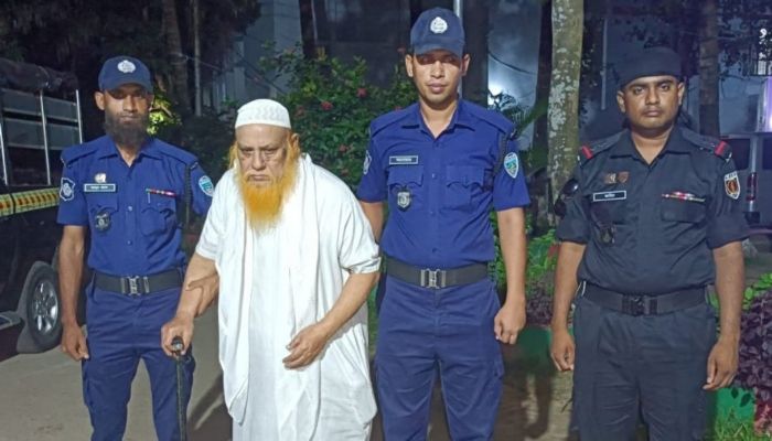 ৮ বছর পর গ্রেপ্তার মানবতাবিরোধী অপরাধী শুক্কুর