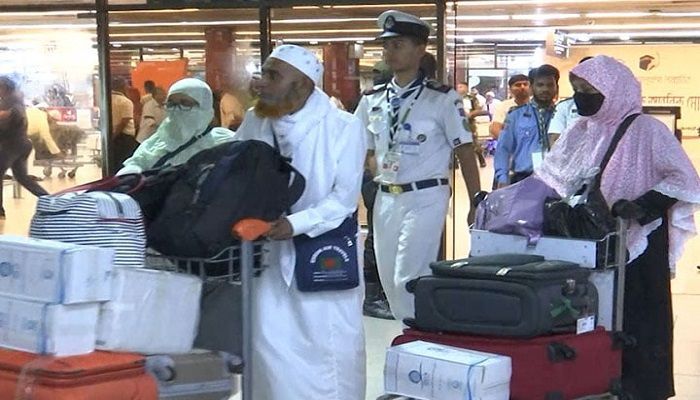 হজ শেষে দেশে ফিরেছেন ৬০ হাজার ৬০৪ জন