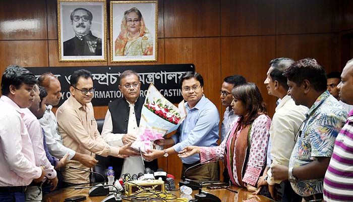 ইন্টারনেট নিয়ন্ত্রণের অভিযোগে যা বললেন তথ্যমন্ত্রী