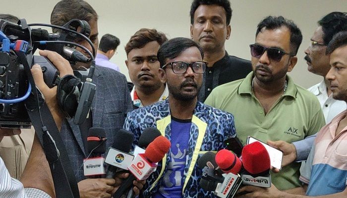 জাল ভোটের ফুটেজ নিয়ে হাইকোর্ট যাবেন হিরো আলম
