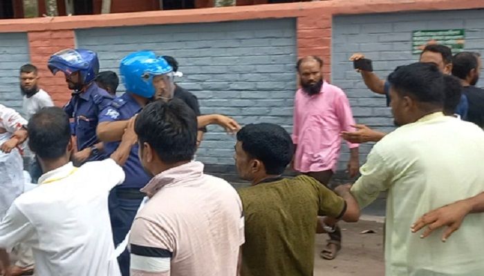 লালমনিরহাট শ্রমিক ইউনিয়নের সভায় সংঘর্ষ, আহত ৬