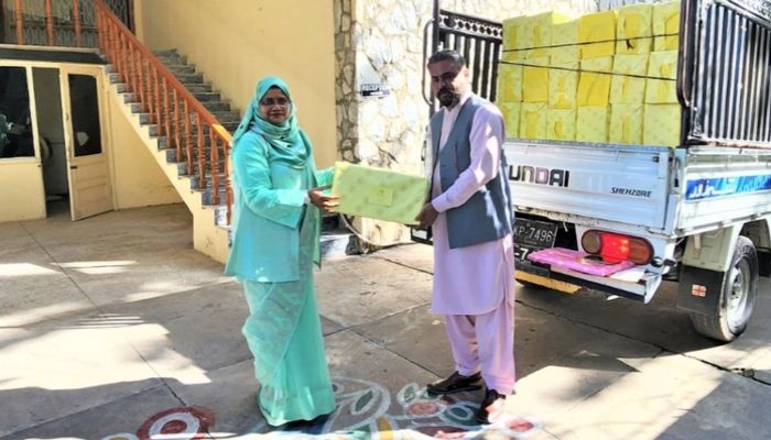 পাকিস্তানের প্রধানমন্ত্রীকে শেখ হাসিনার আম উপহার