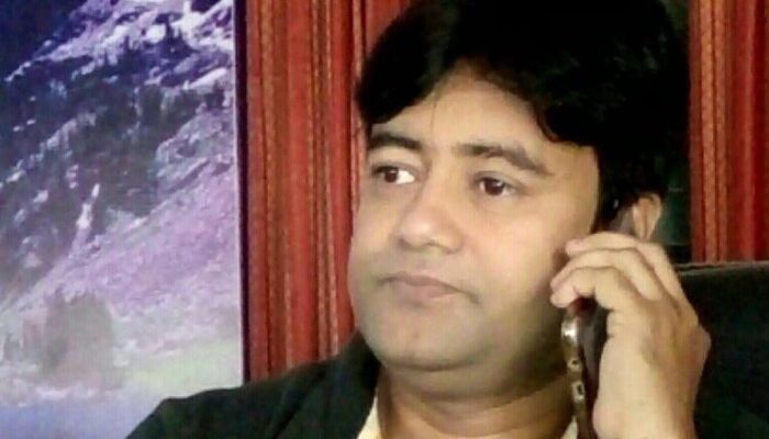 শিক্ষিকার সঙ্গে আপত্তিকর ভিডিও ফাঁস, লাপাত্তা প্রধান শিক্ষক