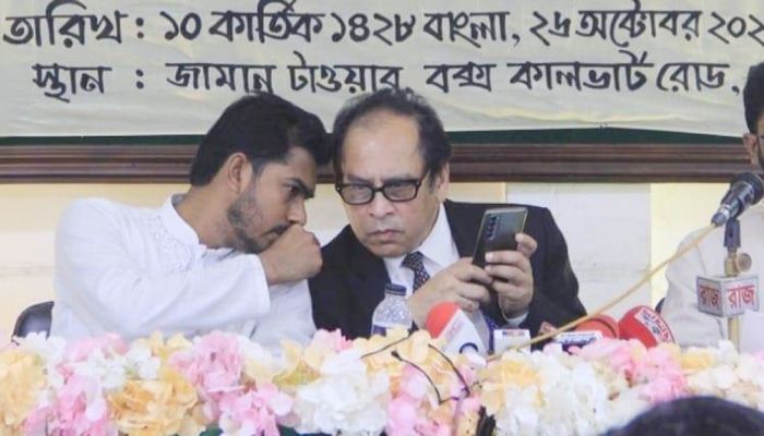 সম্মেলন ঘিরে মুখোমুখি নুর-রেজাপন্থীরা, সংঘাতের আশঙ্কা