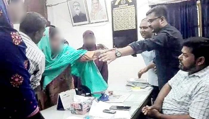 সোনালী ব্যাংক ম্যানেজারের বিরুদ্ধে নারী গ্রাহককে কুপ্রস্তাবের অভিযোগ