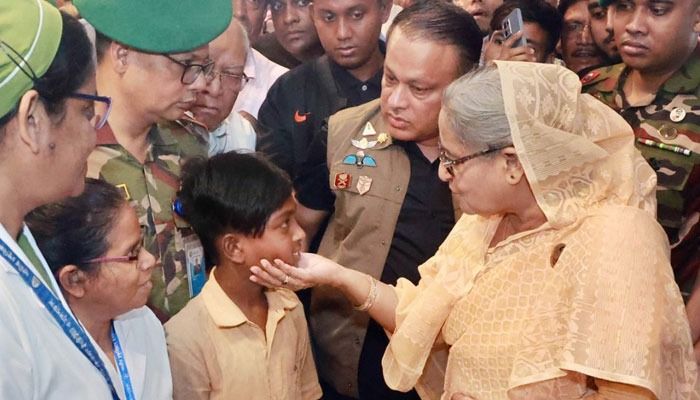 চাঁদপুরের ছোট্ট রাব্বির দায়িত্ব নিলেন প্রধানমন্ত্রী