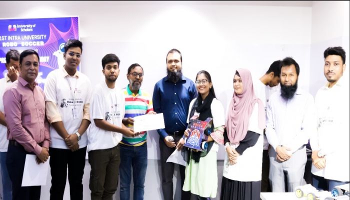 ইউনিভার্সিটি অব স্কলার্সের রোবো সকার কন্টেস্ট’’র পুরষ্কার বিতরণী অনুষ্ঠান  