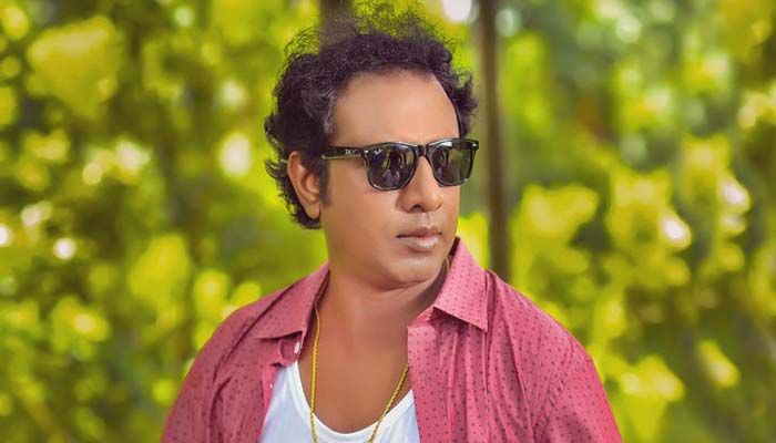 আমার নামে ফেসবুকে একাধিক ভুয়া পেজ ও আইডি রয়েছে: মারজুক রাসেল