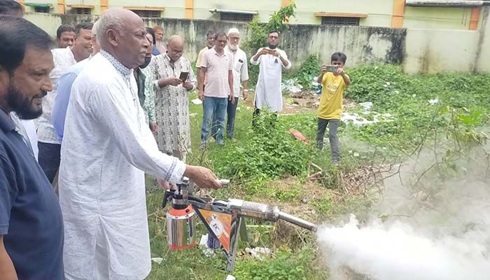 নেত্রকোণায় ডেঙ্গু প্রতিরোধে মশক নিধন অভিযান উদ্বোধন