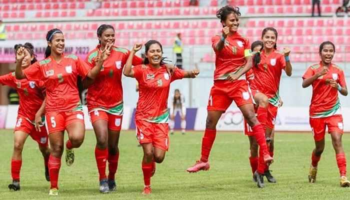 নারী ফুটবলারদের বেতন বাড়ছে