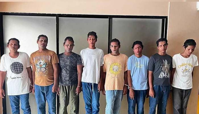স্ত্রী-সন্তান থাকতেও তারা হিজড়া, করেন চাঁদাবাজি