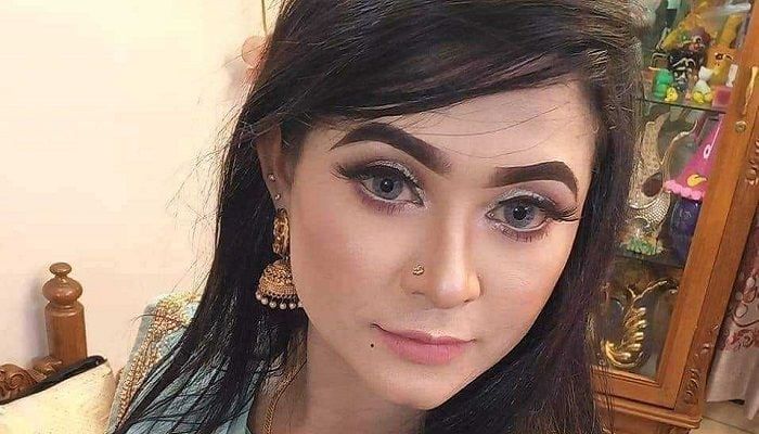 নারীকে বিবস্ত্র করে ছবি: গ্রেপ্তার কথিত যুব মহিলা লীগ নেত্রী বহিষ্কার 