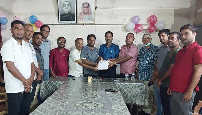 শেরপুর প্রেসক্লাবের নতুন কমিটির দায়িত্ব গ্রহণ