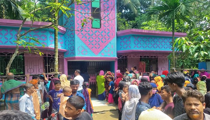 লক্ষ্মীপুরে গৃহবধূর মরদেহ উদ্ধার, পরিবারের দাবি হত্যা
