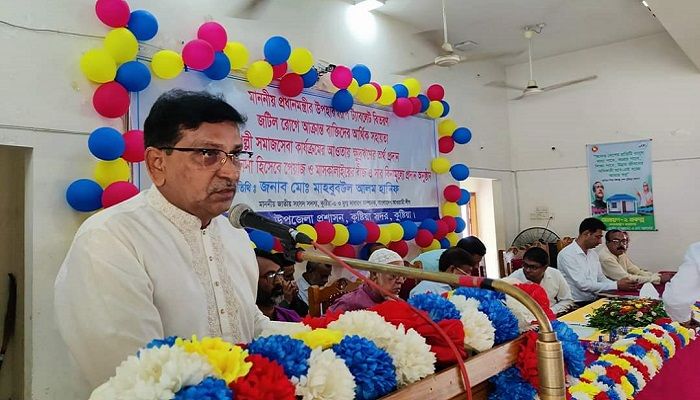 বক্তব্য রাখছেন আওয়ামী লীগের যুগ্ম সাধারণ সম্পাদক মাহবুবউল আলম হানিফ। ছবি: কুষ্টিয়া প্রতিনিধি
