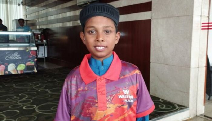 বিমানে চড়ার স্বপ্ন পূরণ হলো সেই জুনায়েদের