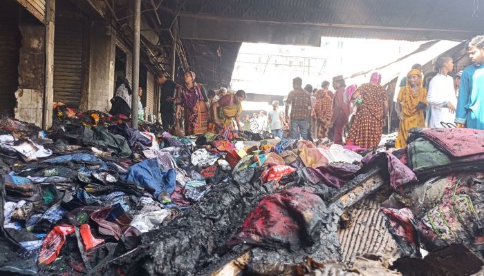 কারও ঘর পোড়া, কারও আলু পোড়া