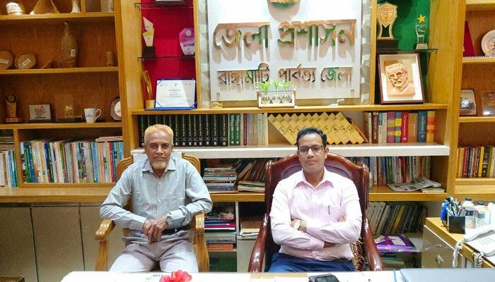 জেলাপ্রশাসকের কক্ষে ‘সংরক্ষিত চেয়ার’ পেলেন মুক্তিযোদ্ধারা