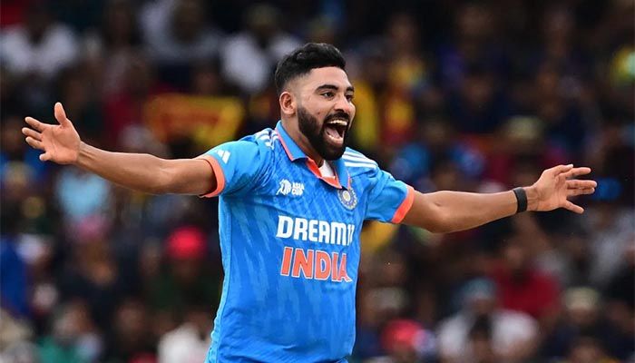 পুরস্কারের পুরো অর্থ মাঠ কর্মীদের দিলেন সিরাজ