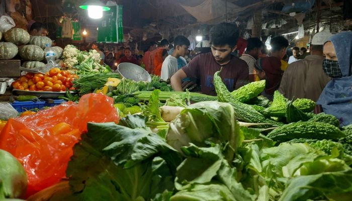 বেঁধে দেওয়া দামের প্রভাব নেই বাজারে