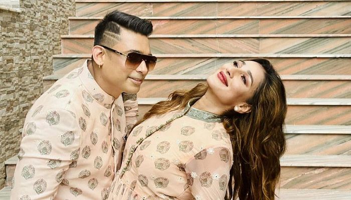 জায়েদ-সায়ন্তিকার ‘হোটেল কাণ্ড’ নিয়ে প্রশ্ন তুললেন প্রযোজক