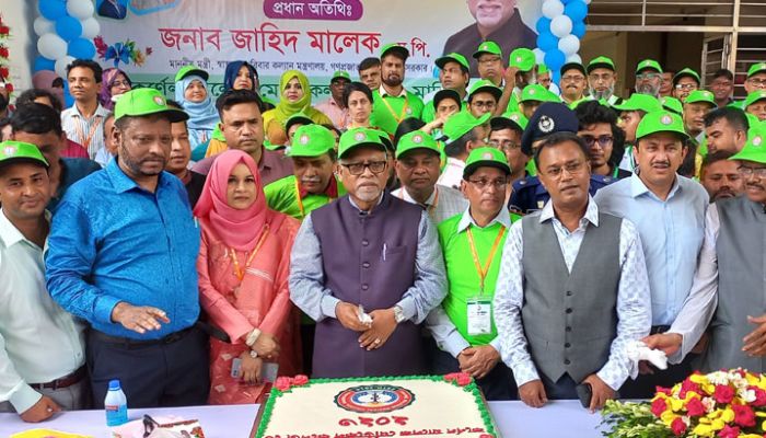 ৭ লাখ ব্যাগ স্যালাইন আমদানি করা হচ্ছে: স্বাস্থ্যমন্ত্রী