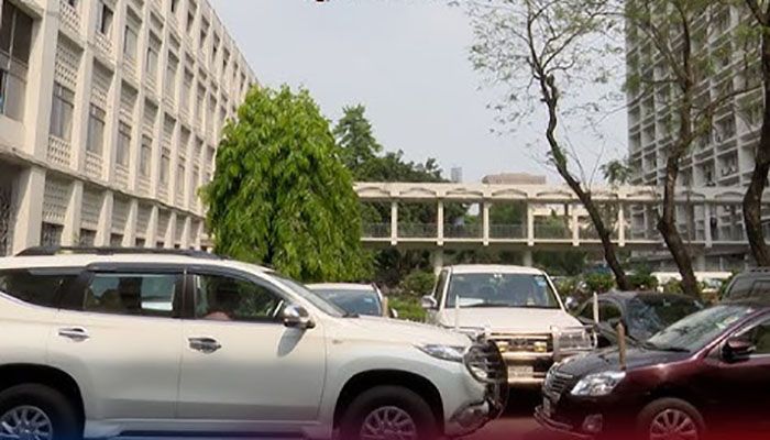 ডিসি-ইউএনওদের জন্য বিলাসবহুল নতুন গাড়ি কেনার অনুমোদন