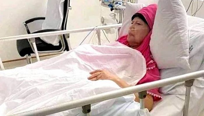 খালেদা জিয়ার শারীরিক অবস্থার অবনতি, ফের সিসিইউতে