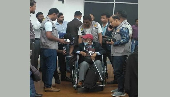 আটকের পর যা বললেন বাইডেনের কথিত উপদেষ্টা