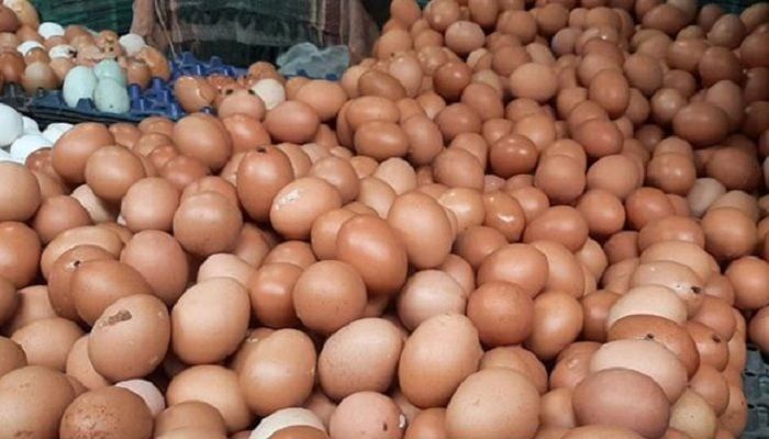 সরকারের বেঁধে দেওয়া দামে ডিম বিক্রি শুরু
