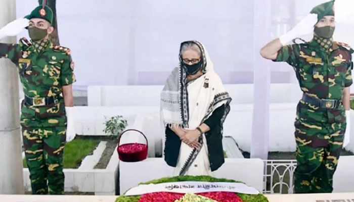 শেখ রাসেলের সমাধিতে প্রধানমন্ত্রীর শ্রদ্ধা