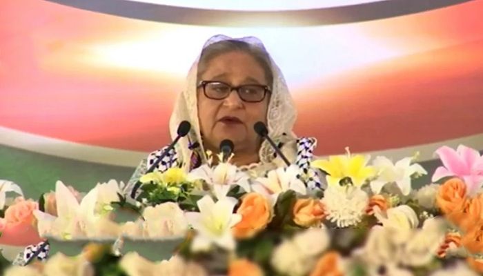 অগ্নিসন্ত্রাসের বিচার দ্রুত করার নির্দেশ প্রধানমন্ত্রীর 