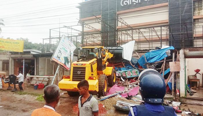 নোয়াখালীতে গণপূর্তের শতকোটি টাকার জায়গা উদ্ধার