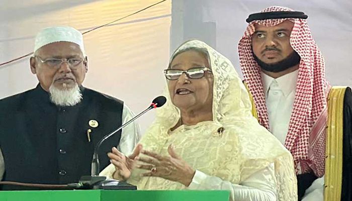 কেউ যেন জঙ্গিবাদে না জড়ায়, ইমামদের প্রধানমন্ত্রী
