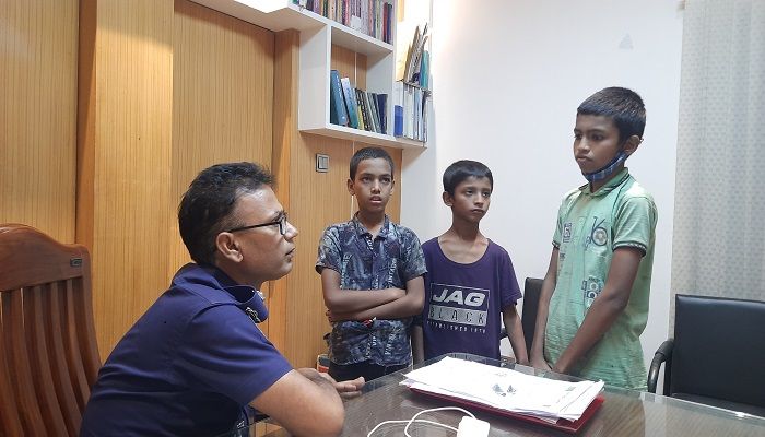 পালিয়ে আসা ৩ শিশুর পরিবারকে খুঁজছে পুলিশ 
