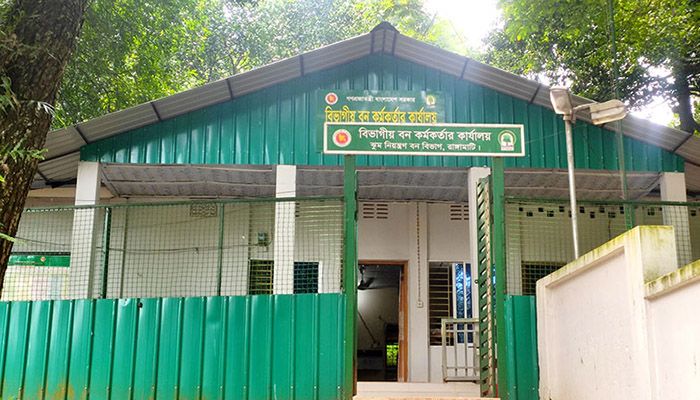 নামেই, কাজে নেই জুুম নিয়ন্ত্রণ বন বিভাগ