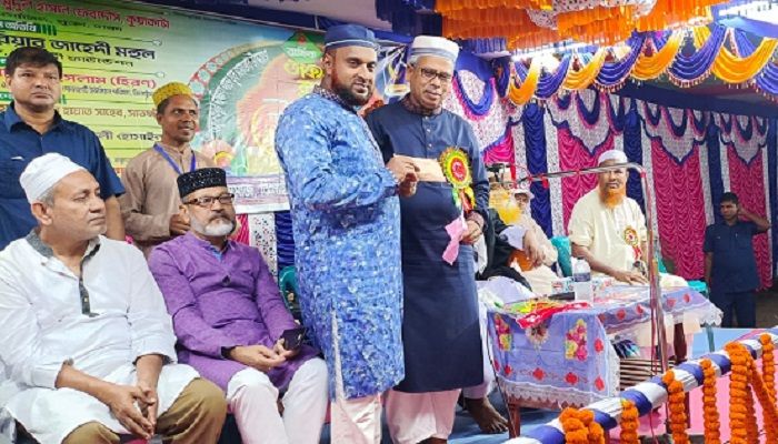 ঝিনাইদহে মাহফিলে জাহেদী ফাউন্ডেশনের অনুদান