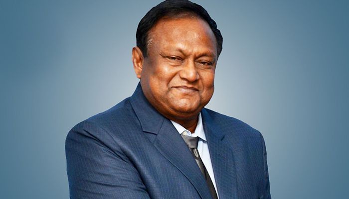 ‘আমার এলাকার নারীরা দিনে তিনবার লিপস্টিক লাগাচ্ছে’