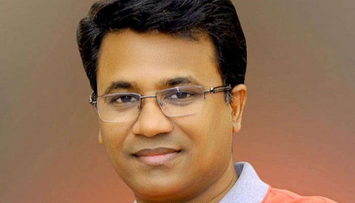 তিন দশকে চন্দন সিনহা