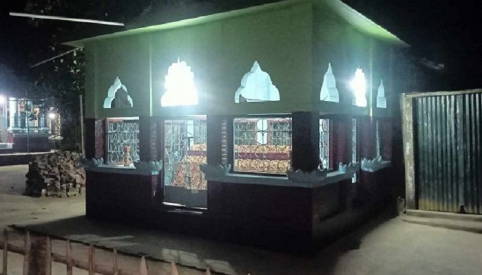 বকশিগঞ্জে পীরের দরবারে হামলা, ভাঙচুরের অভিযোগ