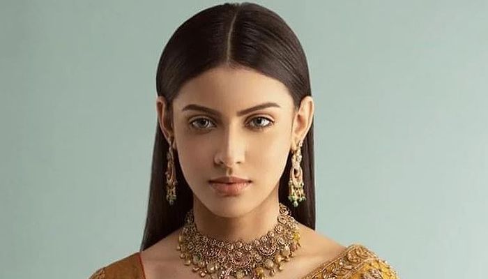 গল্পের খোঁজে জেসিয়া