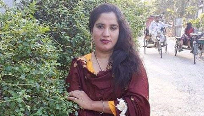 মন্ত্রীর পরিচয় দিয়ে অর্থ আত্মসাতের অভিযোগে নারী আটক