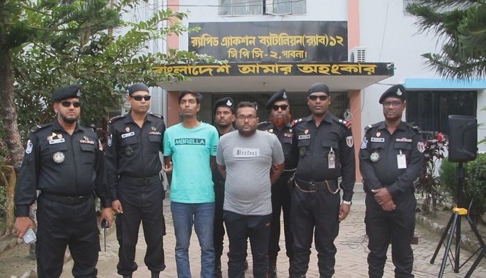 পাবনায় স্বেচ্ছাসেবকদল নেতাসহ আটক ২