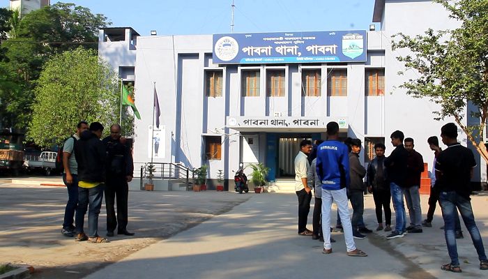 পাবনায় ছুরিকাঘাতে নিহত ১