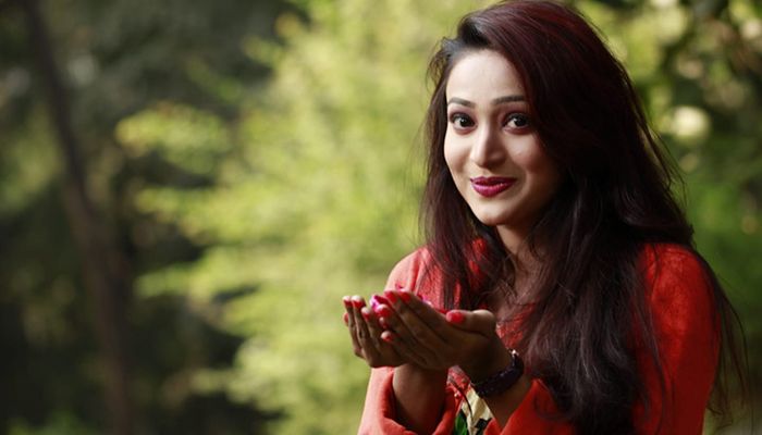 এক দিনের গল্পে তাহমিনা অথৈ