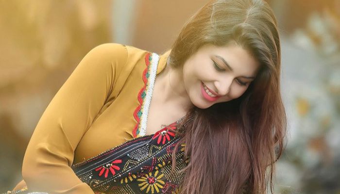 ১৪ বছর বয়সে প্রথম সিনেমার প্রস্তাব পান জেনি